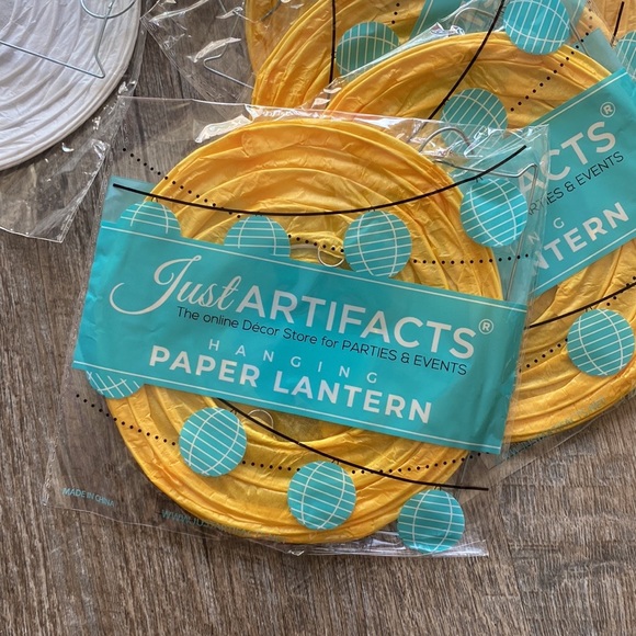 Hanging Paper Laterns - Picture 3 of 8